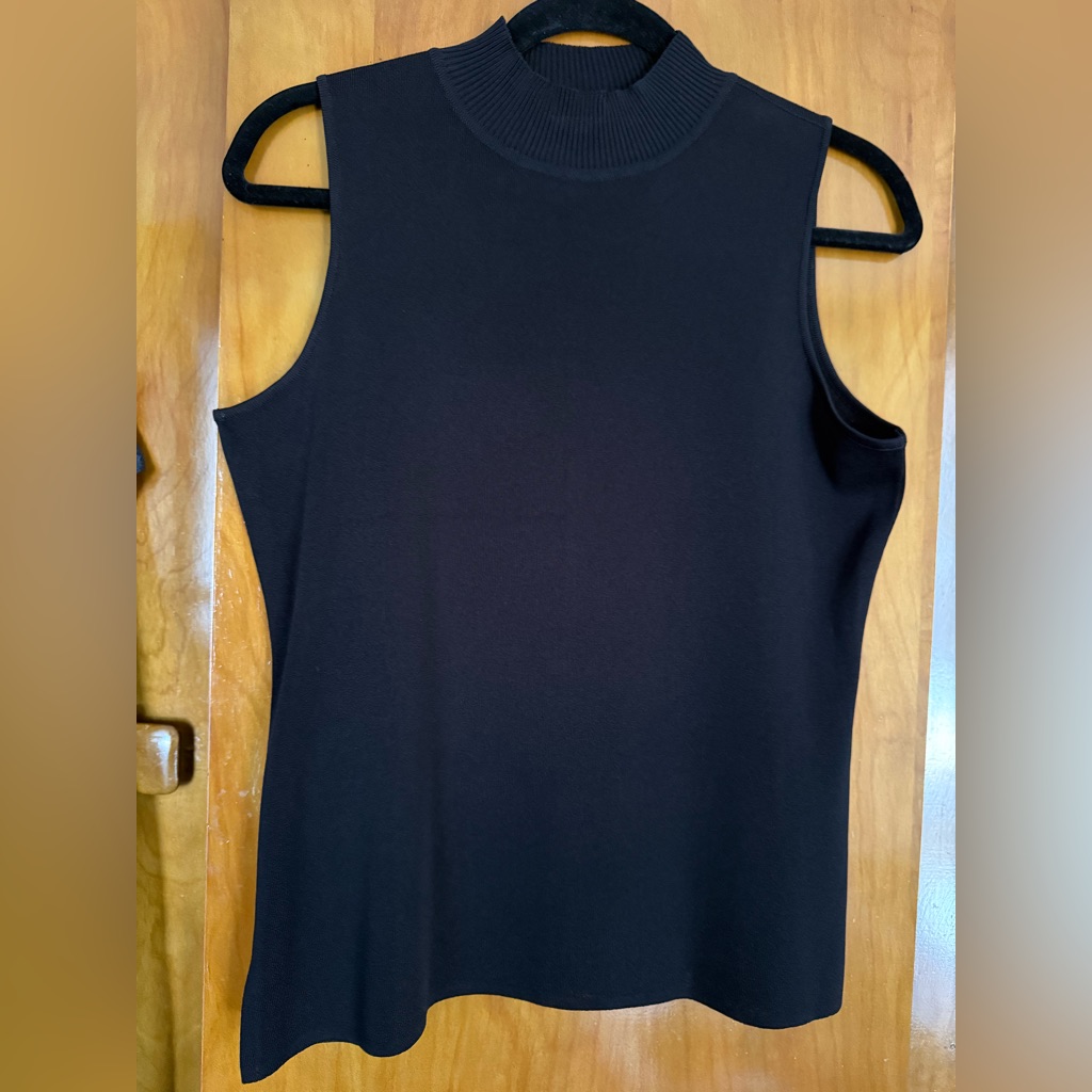 Misook Black Mock Turtleneck Tank Top. Medium Petite.